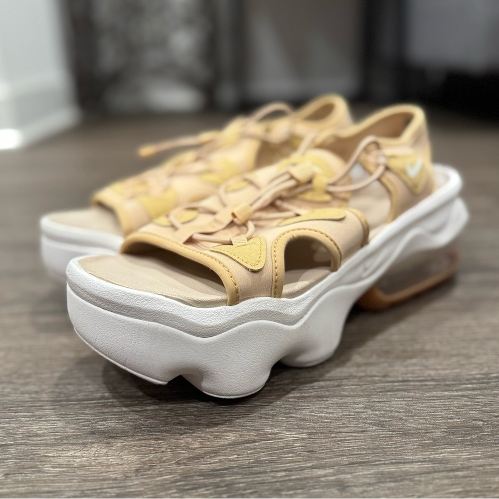 Nike WMNS AIR MAX KOKO SANDAL NA sz 11 - Picture 2 of 6